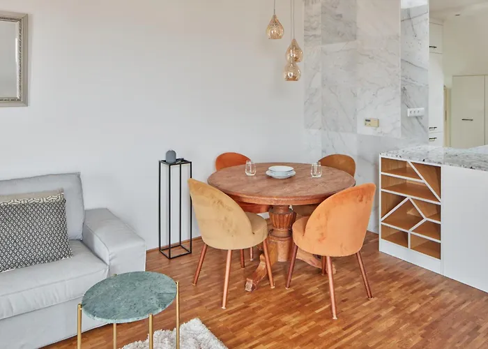 Days Apartment *